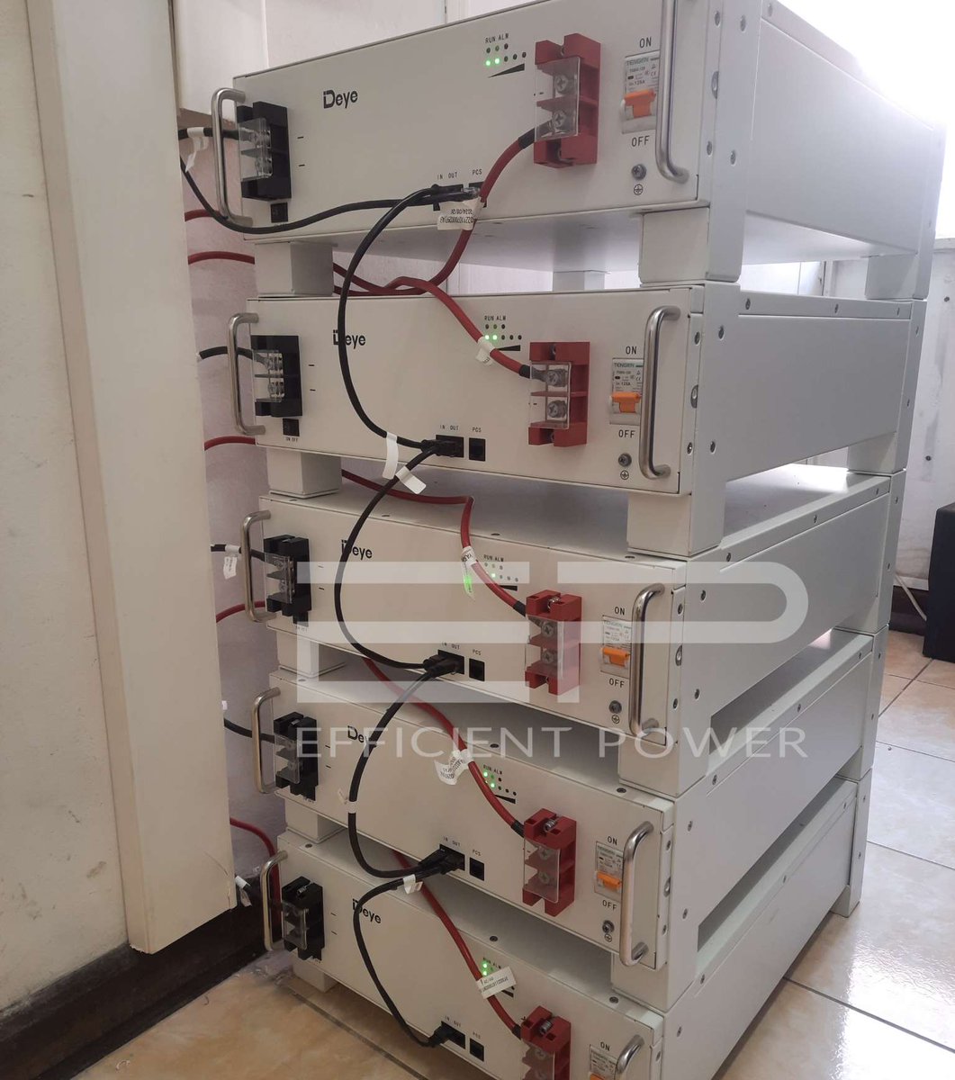 PowerEfficient's tweet photo. 8kW Deye Solar Power System with 10.4kWp and 25kWh battery bank. Happy client https://t.co/ysunRL3SIH
