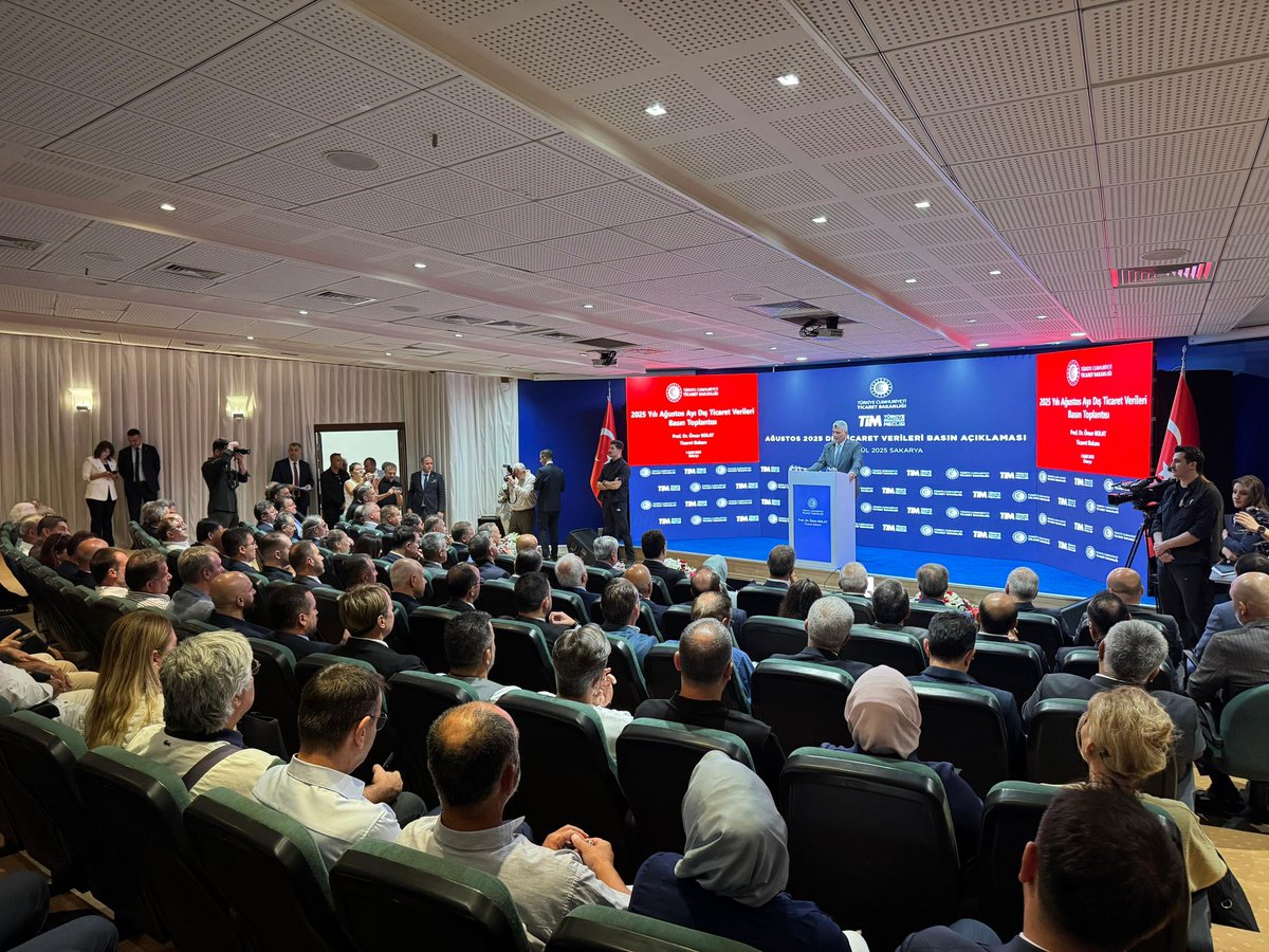 Başkanımız R. Şamil Dedeoğlu, Ticaret Bakanı Prof. Dr. Ömer Bolat’ın teşrifleriyle SATSO’da düzenlenen “Ağustos 2025 Dış Ticaret Rakamları Basın Açıklaması” programına katılım sağladı.