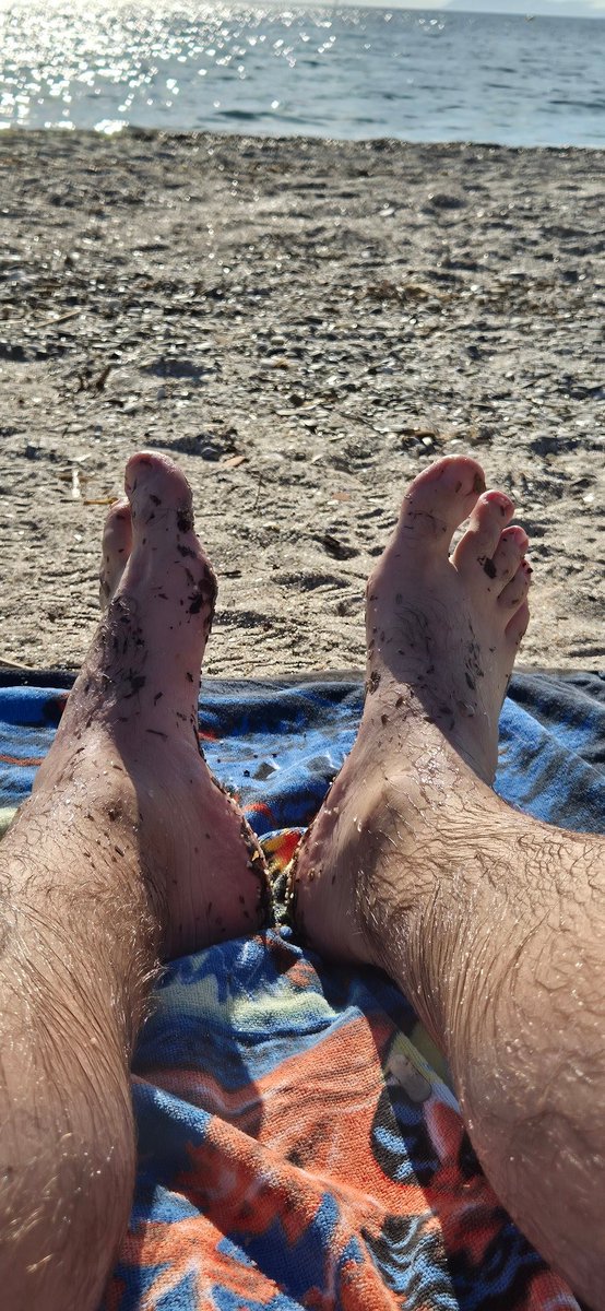 Je profite ... mais mes ieps pourraient etre nettoyés par ta langue de pvte ... et ben pour la peine, je vais te taxer pour le nettoyage ... j'adore vous inventer des taxes de surhomme pour pigeon 🤭👇🧎‍♂️💸🔥😈