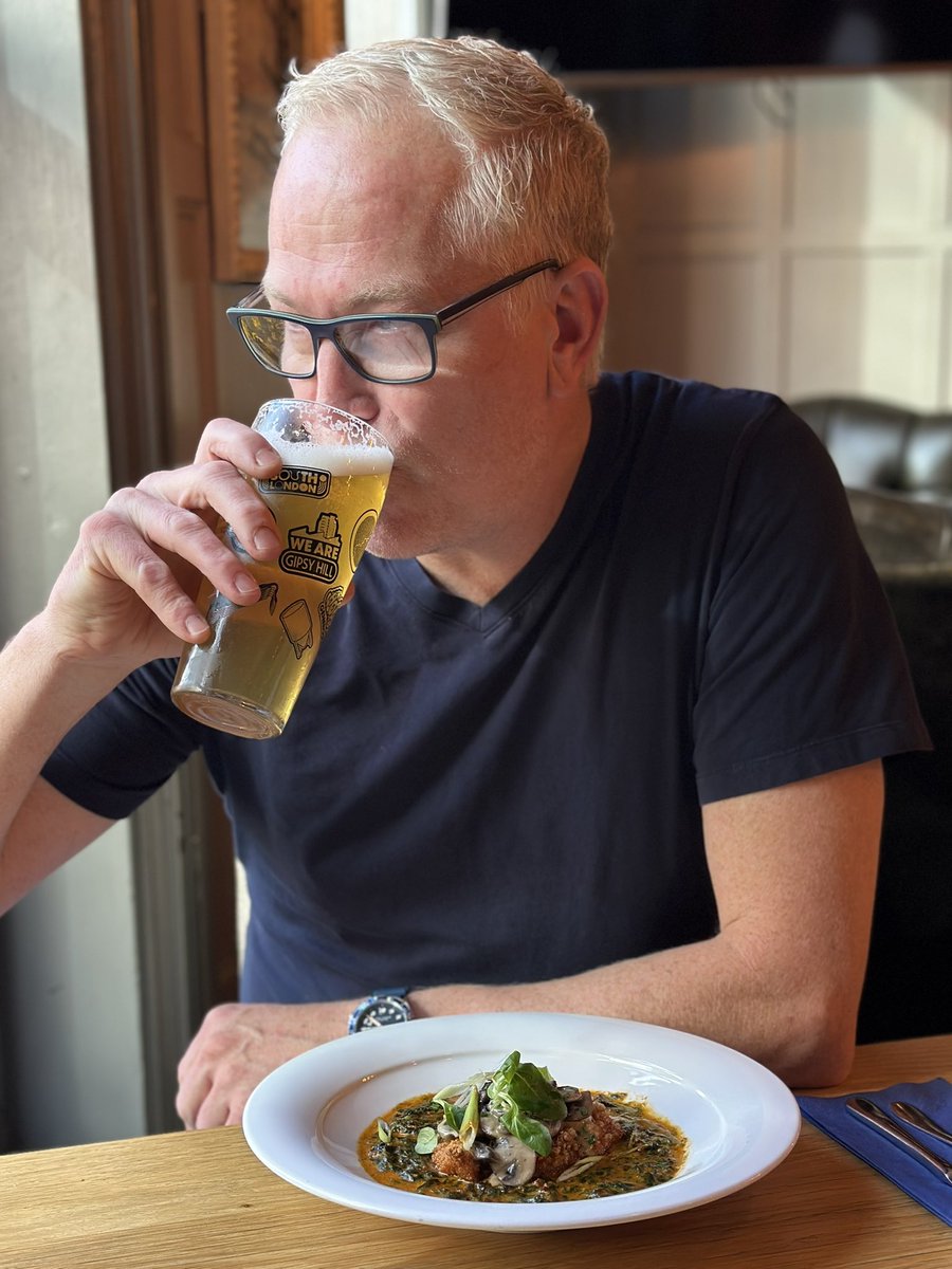 Gluten free never tasted so good 🌱👏

Dig into our Chicken Milanese- golden, crispy, and served with wild mushrooms, nduja cream and spinach 😍

Wash it down with a cold pint of Bandit, gluten free pale ale from @gipsyhillbrew 💥
Good food, great beer, zero gluten