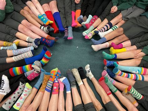 pawpaw_ray's tweet image. 🧦It is “Odd Socks Day”🧦
Fun #kids ideas:
⭐️Wear two different socks!
⭐️Try making Sock #Puppets
⭐️Try #writing a story about, what happens to lost socks!

Fun #parenting ideas for #OddSockDay