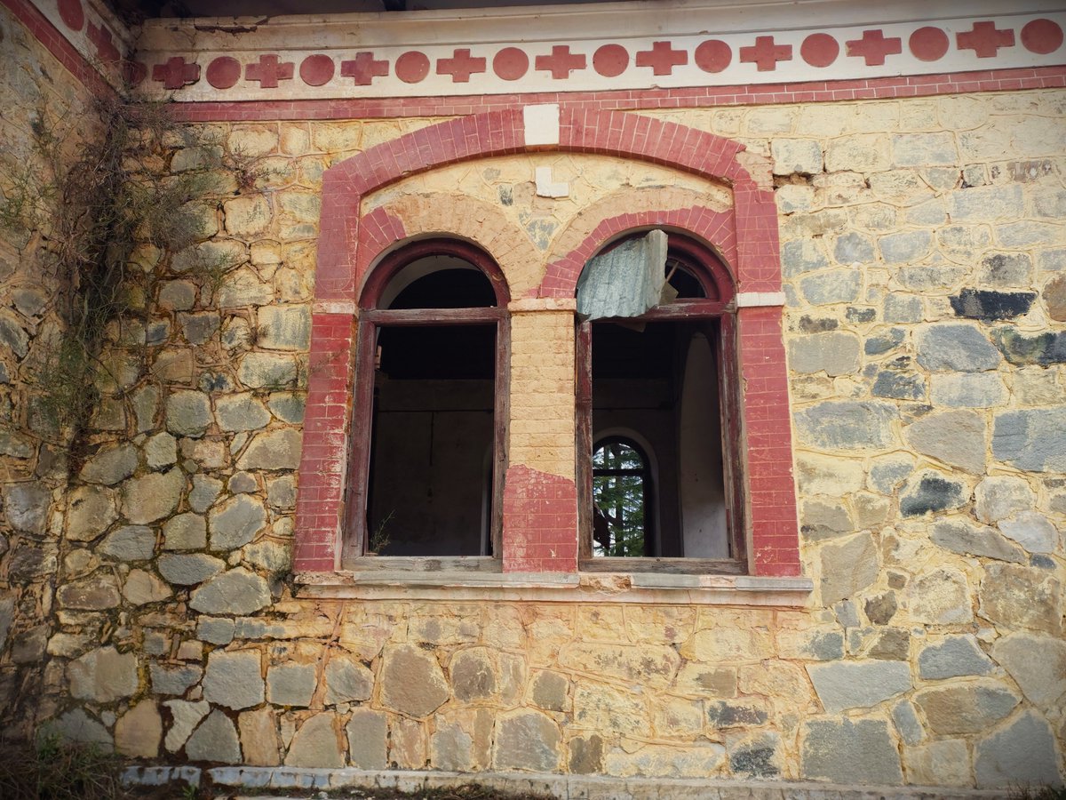 Its_NatureLover's tweet photo. Windows to the past🕰️.
Echoes of Silence – 4/4
#OldPalace #BrokenWindows #Trending #photooftheday https://t.co/NfMtmhXyaf