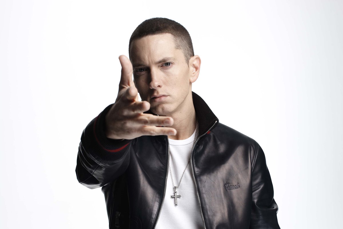 chartdata's tweet image. .@NICKIMINAJ and @Eminem's "Roman's Revenge" has now sold over 2 million units in the US.