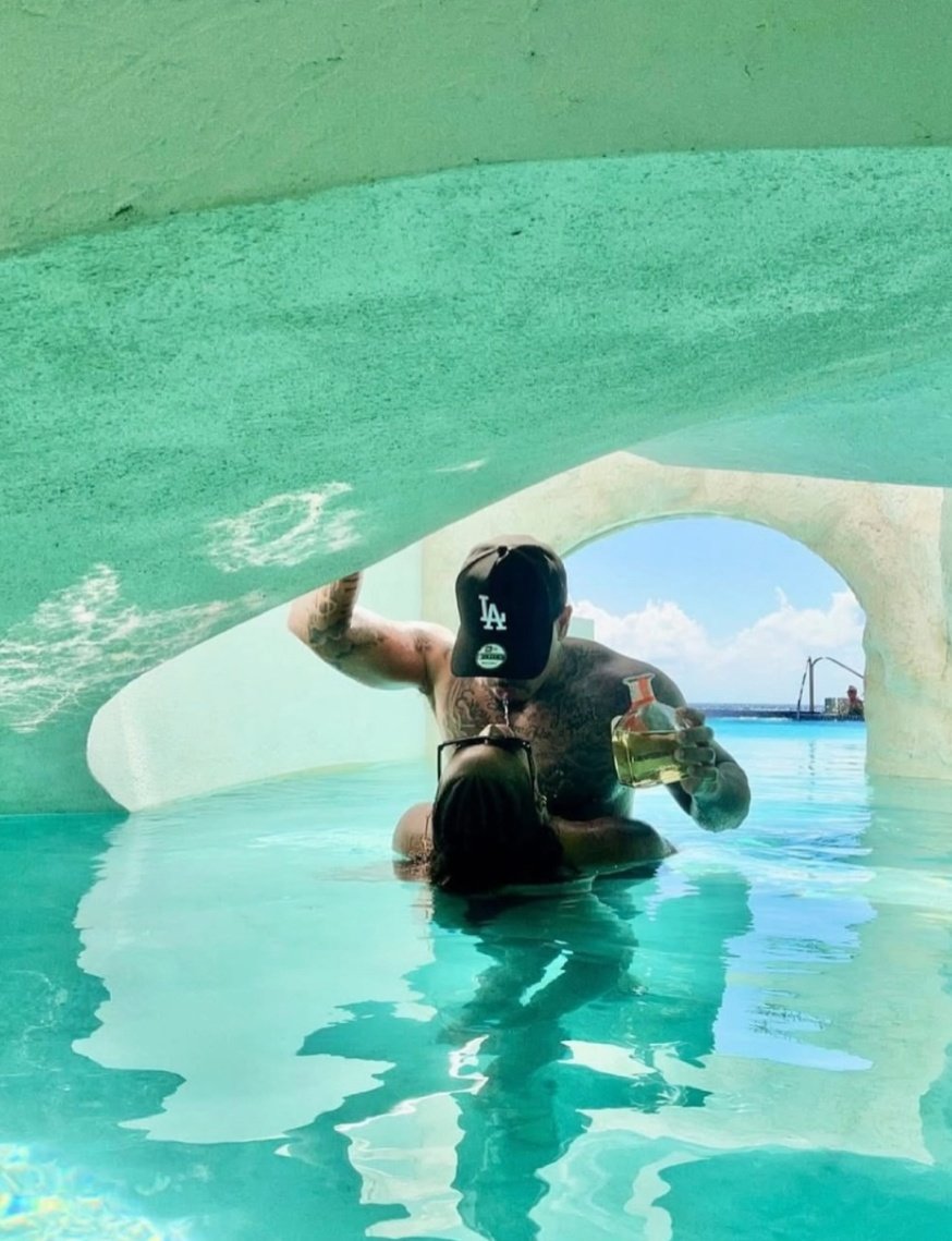 _speedfromtx's tweet photo. In need of a nasty baecation soon.... 🌴 https://t.co/P5dtO5EOqd
