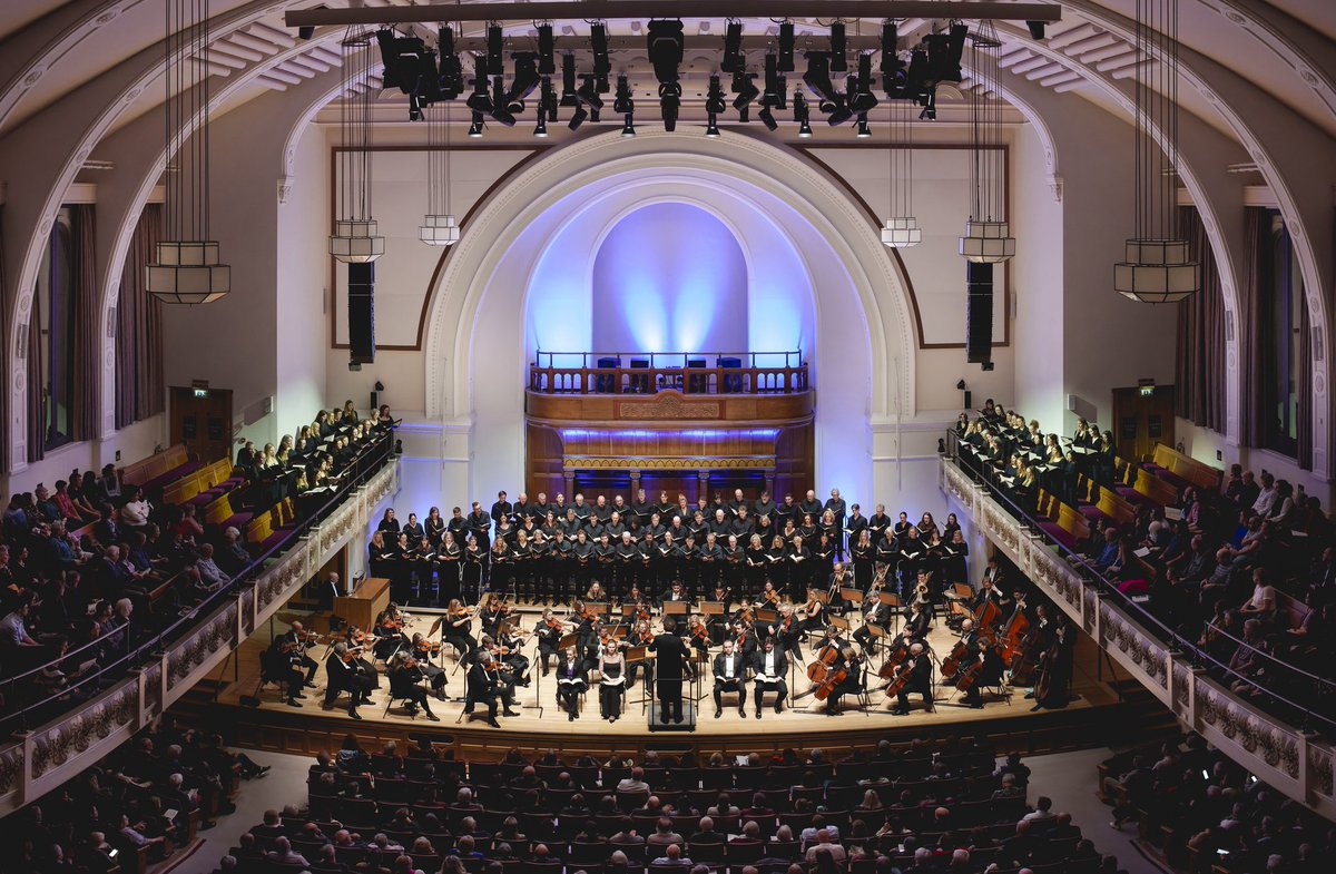 نغادر هذا المساء بإذن الله إلى لندن ومنها إلى مدينة أكسفورد، حيث نشارك في المنتدى العالمي لجراحات البدانة مع زملاء في هذا التخصص من أنحاء العالم. أتيحت لنا الفرصة لتقديم محاضرة  عن تجربتنا في هذا المجال بأحد قاعات أعرق جامعة ناطقة باللغة الإنجليزية في العالم، كما أننا سنشارك في