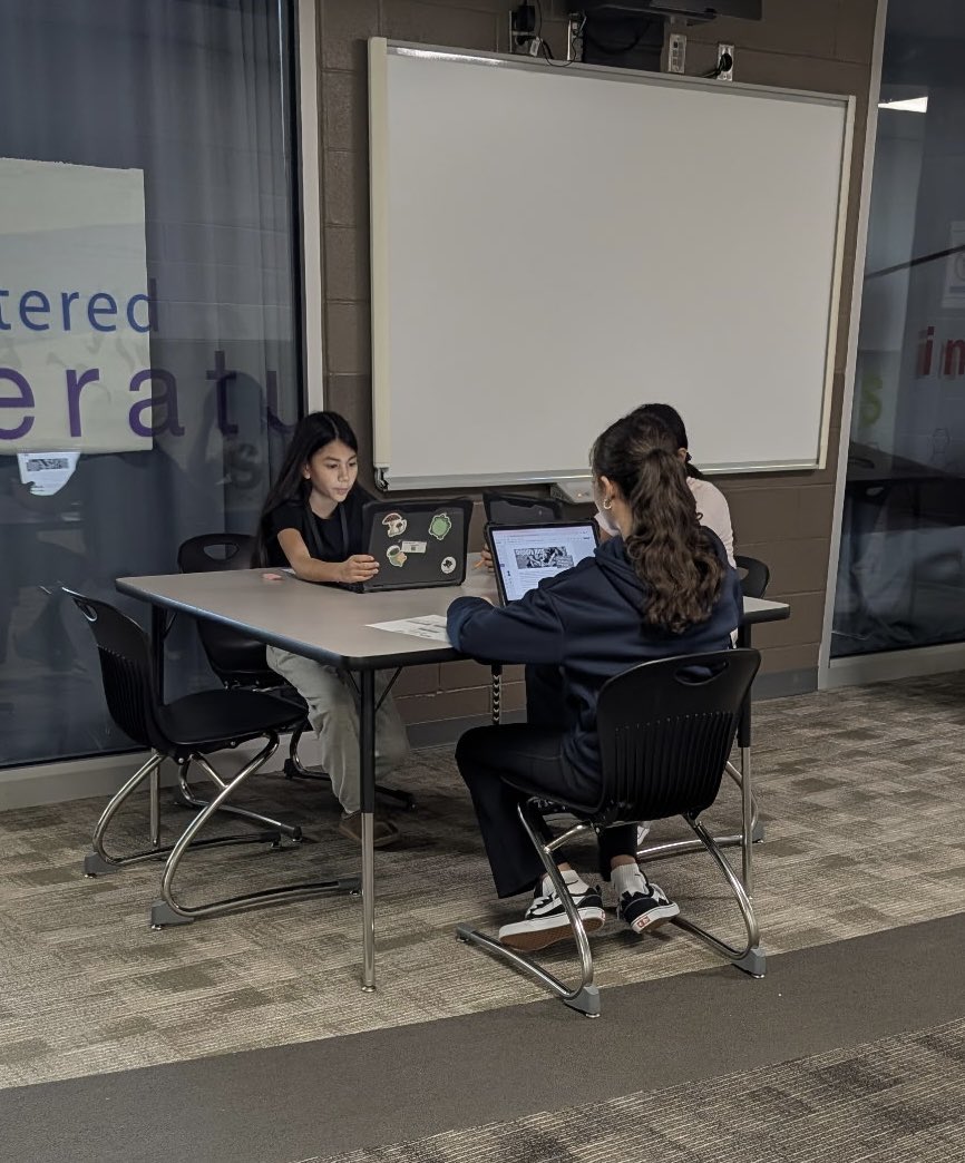 7th grade ELAR students are using discourse to dive into nonfiction! They’re asking questions, sharing ideas, and building understanding of Main Idea together. 📝<a href="/DrAnthonyMS/">Anthony Middle School</a> <a href="/mrs_romanelli/">Crystal Romanelli</a> <a href="/JackieLoyd/">Jacquelyn Loyd, M.Ed</a>