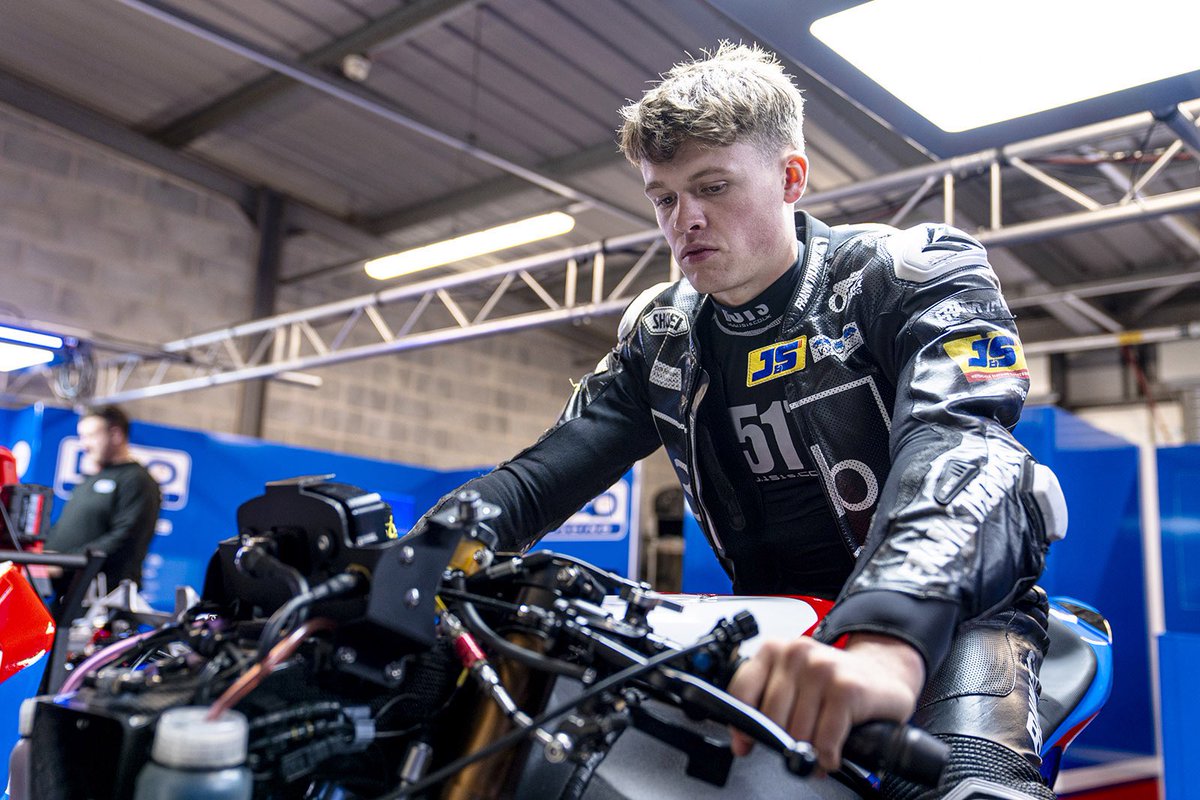 DAO Racing tweet media