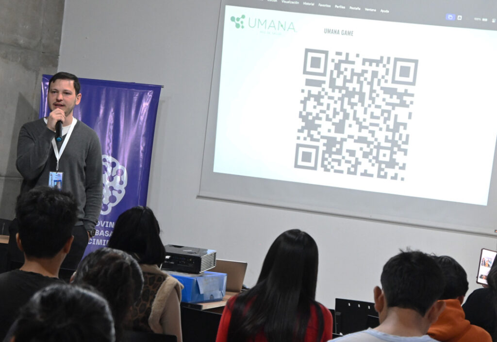munissdejujuy's tweet photo. Con la organización de la Facultad de Ingeniería - UNJu y el acompañamiento de #LaMuni realizamos el Primer taller preparatorio del Rally LATAM 2025 de Innovación Tecnológica, en el Punto Digital Faro del Saber Jujuy.
Más Info: https://t.co/ksMeYIdDdV https://t.co/DCTO4pYkYX