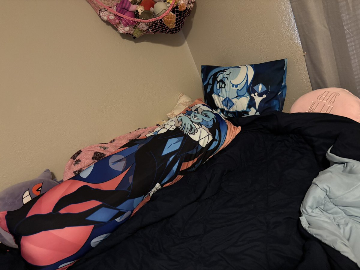 PeonyPriince's tweet image. i’m normal