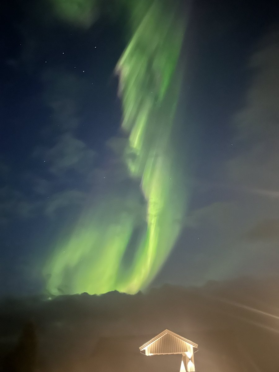 NLSKiruna's tweet photo. Northern lights tonight #northernlights #auroraborealis #aurora  #travel #naturephotography #photography #northernlightsphotos #lapland #nightsky #landscape   #night #auroraboreale #arctic #earth #photooftheday #auroraboreal #auroras #beautiful #sweden #kiruna https://t.co/MduY4Q5bzG