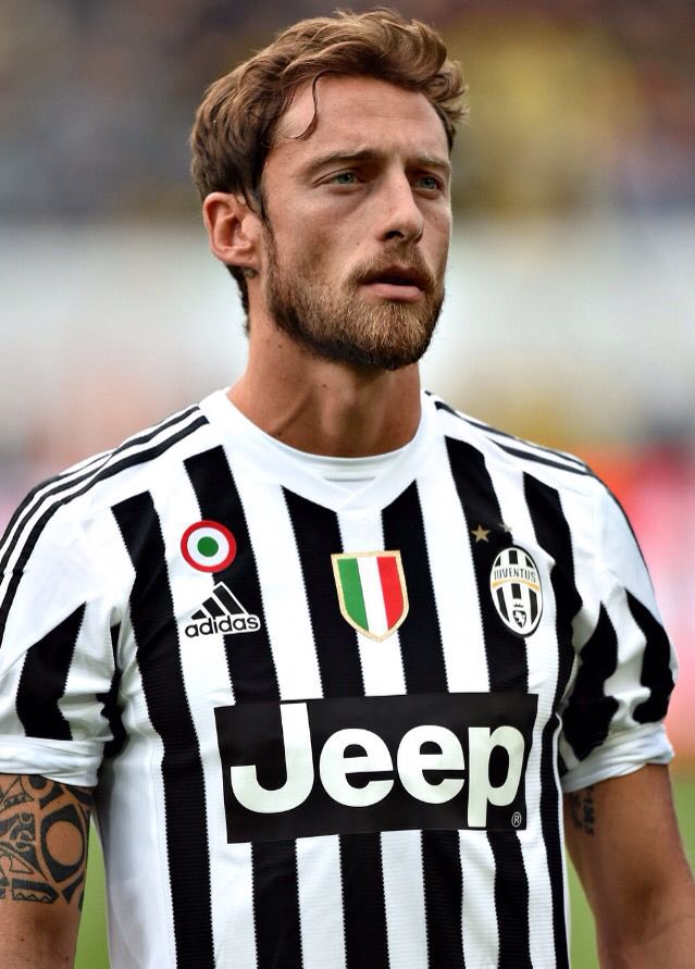 Just a Claudio Marchisio appreciation post. Doesn’t get enough recognition for being a supremely versatile, talented and consistent midfielder at Juve over such a long period of time. 

Long live Il Principino.
