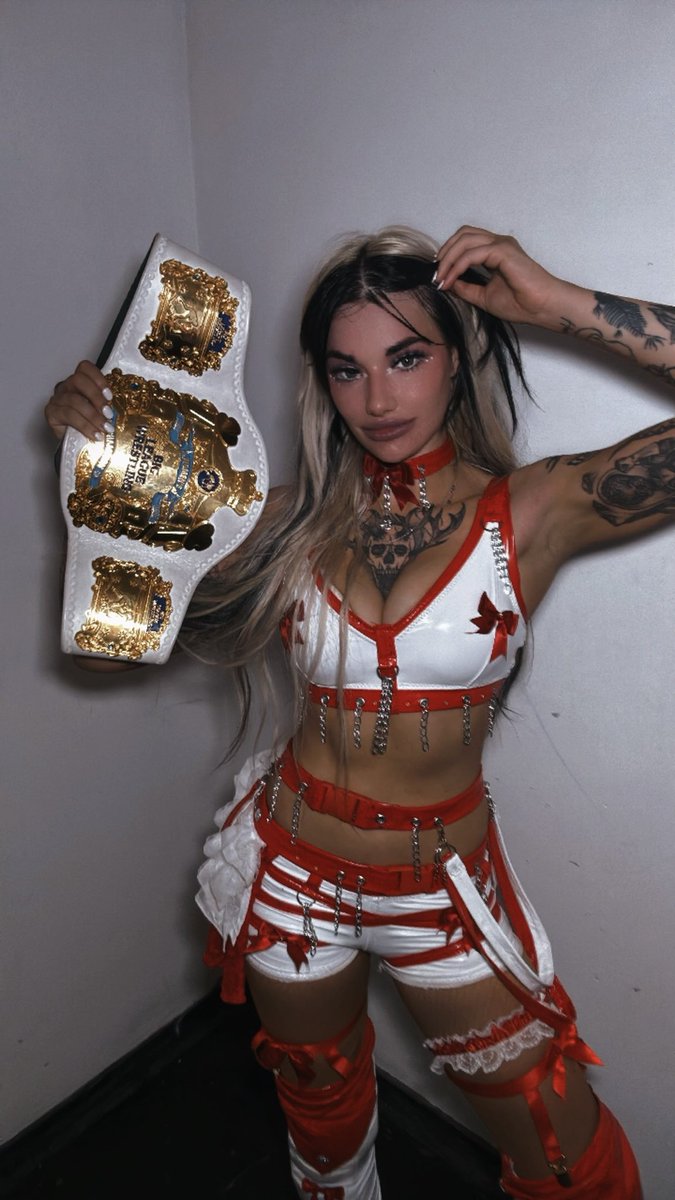 Hannah Taylor tweet media