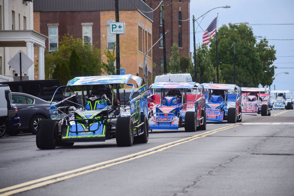 Who else can't wait to see race cars parading around the streets of Oswego next month? 🙌

🎟️ SuperDIRTWeek.com | Oct. 6-11 | #SDW53