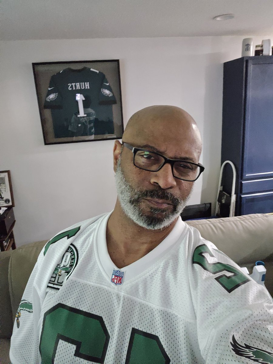 BATEMANDALORIAN's tweet photo. @PHLEaglesNation Cunningham! https://t.co/RVvdw6Dkk8