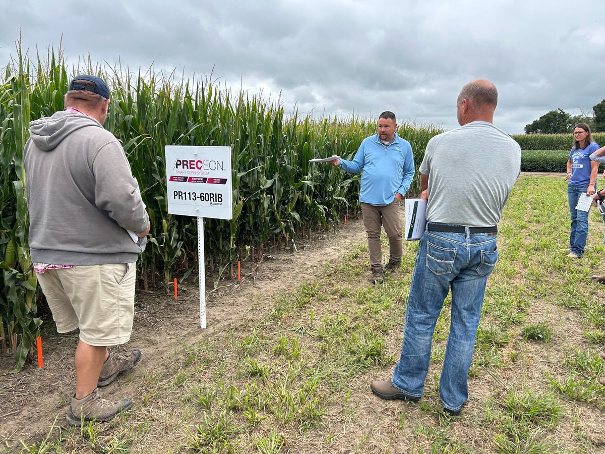 NE_FieldView's tweet image. Out in the field this week and last with our @Channel_NE  &amp;amp; @DKAS_Nebraska teams talking about the future of farming 🌽💪 Exciting to see how Preceon® corn, along with Fieldview, is delivering next-level performance, insights, and opportunities for growers.