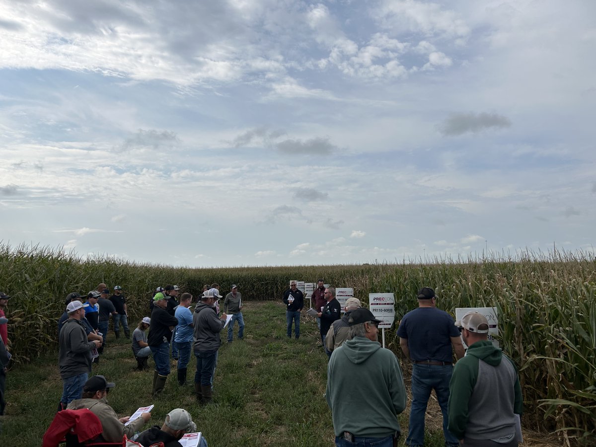 NE_FieldView's tweet image. Out in the field this week and last with our @Channel_NE  &amp;amp; @DKAS_Nebraska teams talking about the future of farming 🌽💪 Exciting to see how Preceon® corn, along with Fieldview, is delivering next-level performance, insights, and opportunities for growers.