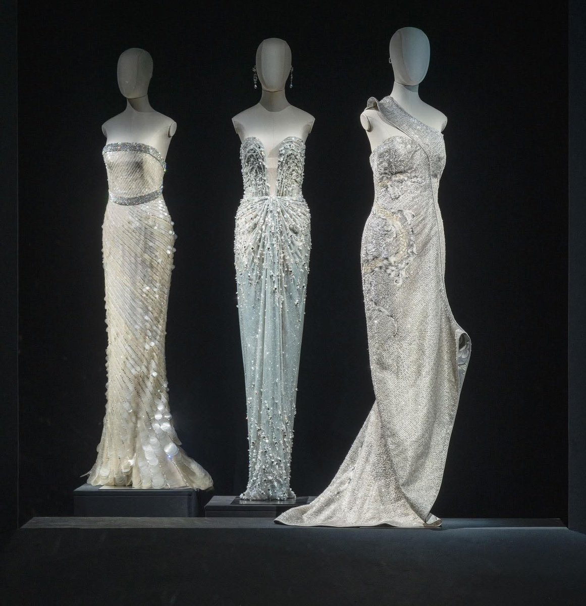 coetenteMente's tweet photo. L'eleganza non è farsi notare, ma farsi ricordare.

#GiorgioArmani https://t.co/asb2xb66Jg