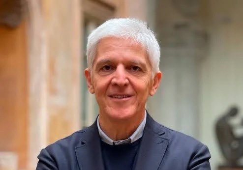 Se <a href="/Antonio_Decaro/">Antonio Decaro</a> è costretto al ritiro perché <a href="/ellyesse/">Elly Schlein</a> non garantisce la sua candidatura il <a href="/pdnetwork/">Partito Democratico 🇮🇹 🇪🇺</a> ha un galantuomo riserva della Repubblica <a href="/massimobray/">Massimo Bray</a>. Anche il mondo cattolico lo sosterrebbe #puglia #regionali