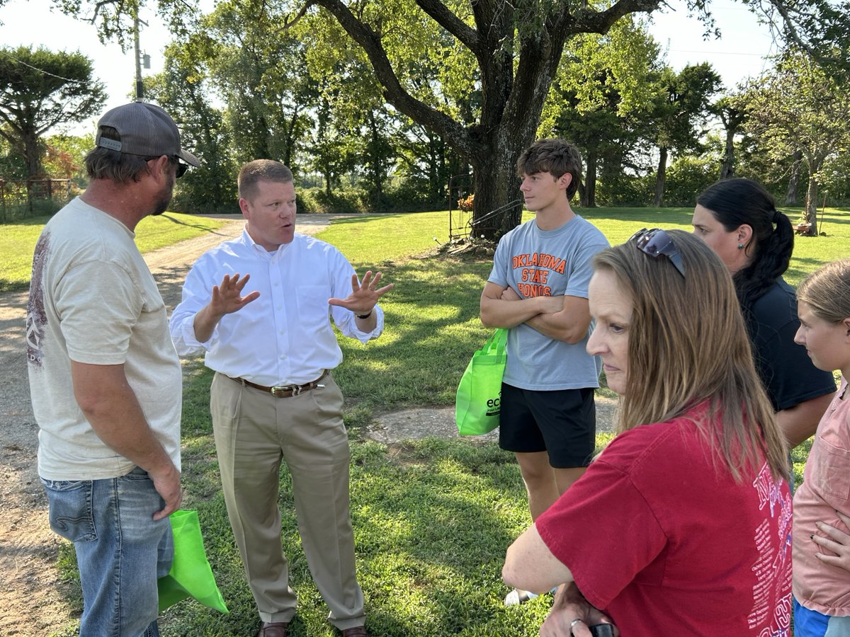 OK_Broadband's tweet image. Had a great time in the Okemah and Schulter yesterday with @MattLMcCabe  getting to experience firsthand the difference our programs are making in the lives of fellow Oklahomans.

Tune in tonight at 10 for Matt&apos;s story on @NEWS9!