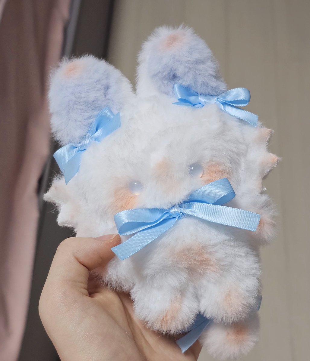 휴루가 지금 한가해져서 이벤트를 들구왔어요 :3

추첨은 일주일내 해서 디엠드릴게요!
2일이내 읽지않으시면 자동취소되구 다른분께 기회 넘어가요!

알티+팔로우 해주시면 아래 불가사리 타입 인형 제작해드려요(1체)

#알티이벤트 #팔로우이벤트