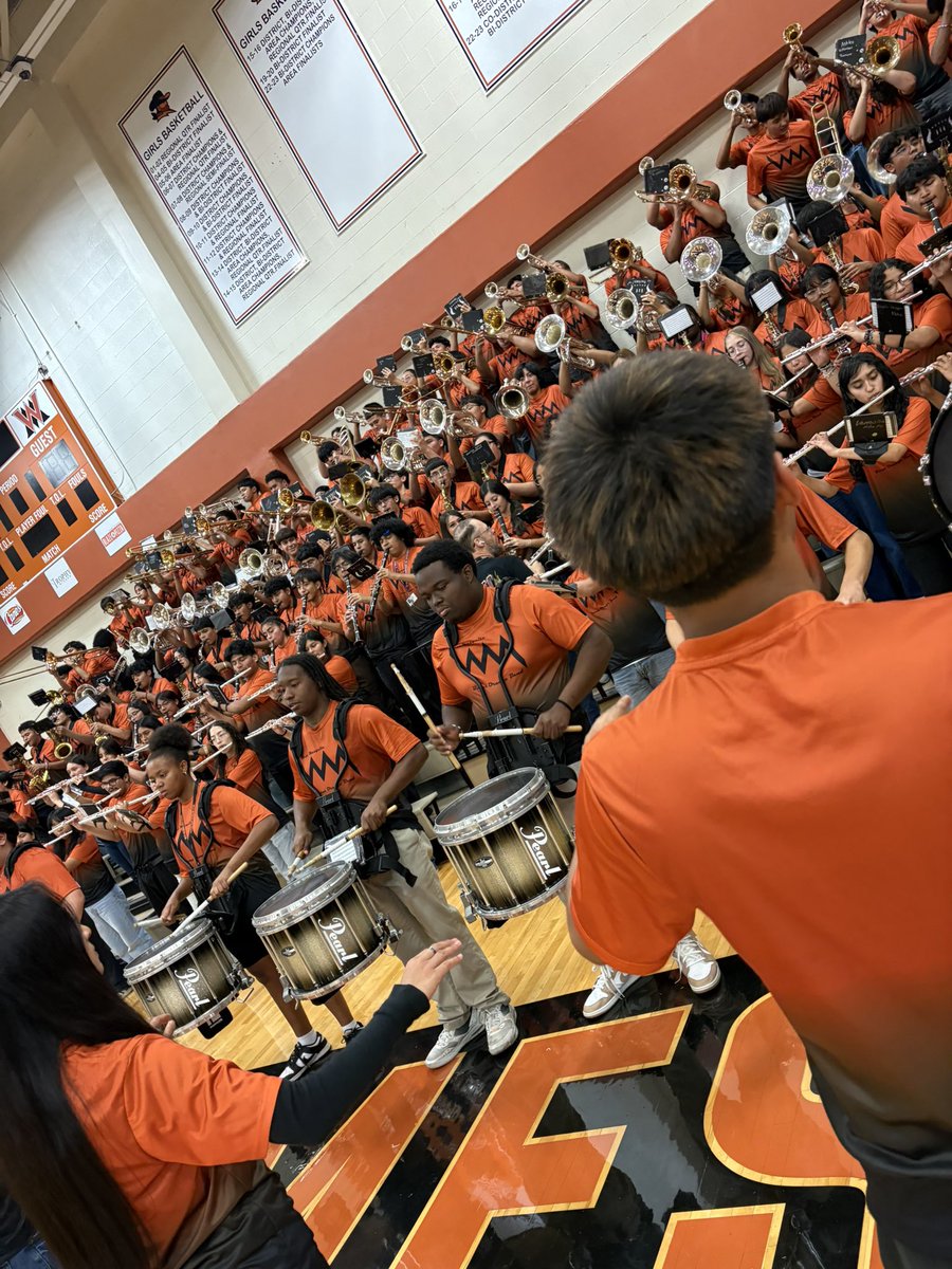 westmesquitehs's tweet image. Beat Poteet!!!! #westsidebestside #westsidestandard @junglewestFB