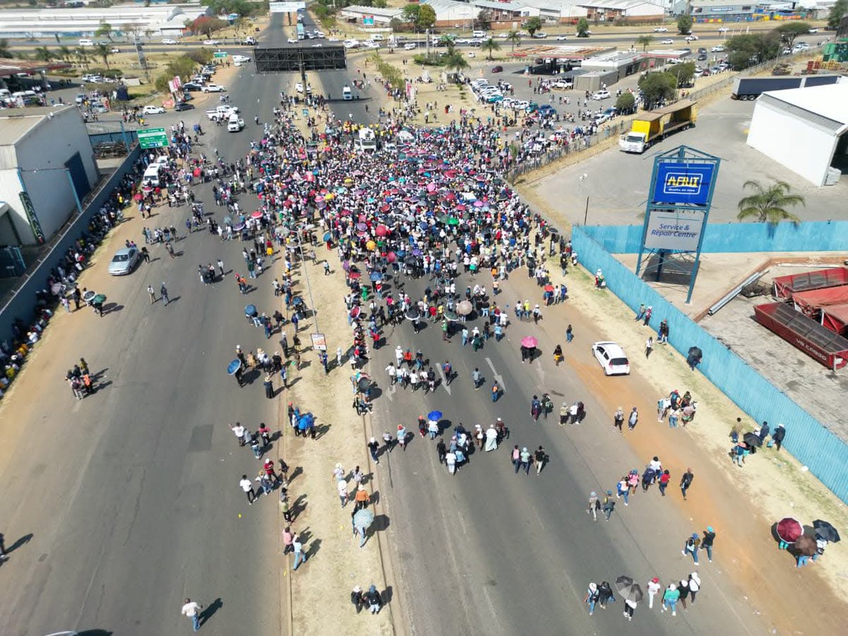 Carol B. 🇿🇦 tweet media