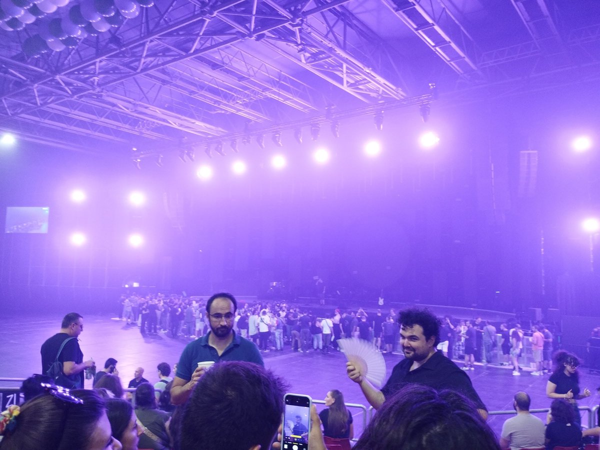 Roistuper tweet media