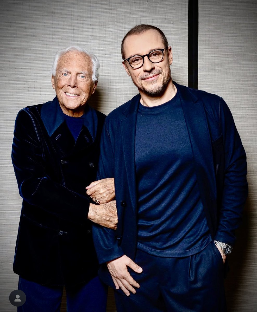 Oggi è un giorno triste. 
Una grande persona, un grande artista, se n’è andato. 
Sono grato perché abbiamo avuto la fortuna di conoscerlo e condividere con lui alcuni momenti preziosi.
Faccia buon viaggio signor Armani. 
Ciao Giorgio.