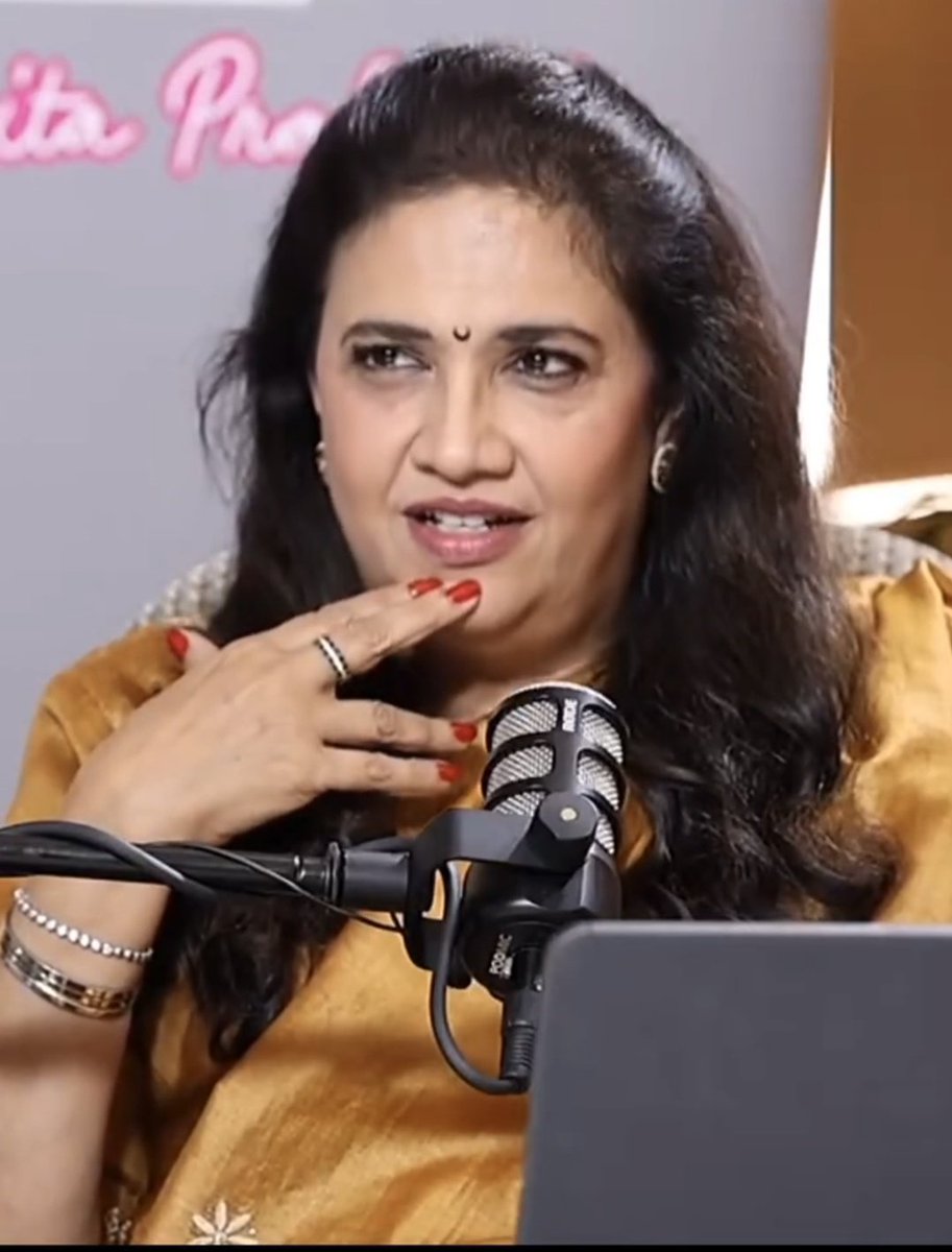 <a href="/azizkavish/">Kavish Aziz</a> स्मिता प्रकाश को बड़ा मजा आ रहा है आजकल 
घमंड से बता रही हैं कि कन्हैया के दोस्त लोग जेल में बंद हैं।