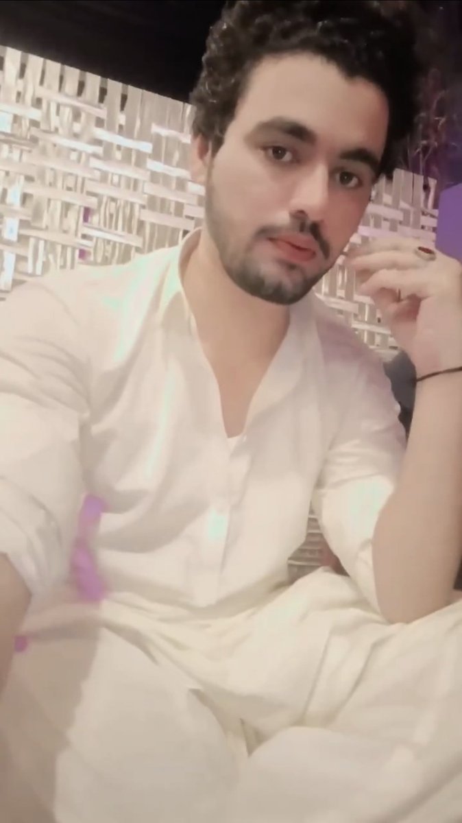 Imagine having the audacity to call a woman a product and compare her real self to obviously filtered photos when THIS is the kind of media you post of yourself.