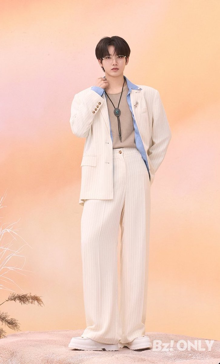 น้องจุนหุ่นดีมากกก รูปนี้แบบคือนายแบบแบรนด์เสื้อผ้าได้เลยอ่ะ 
หุ่นส่งชุด ชุดส่งคนมากกกกกกกกกแบรนด์เข้าได้เลยค่ะ 
วิชวล รูปร่าง อินเนอร์ คือพร้อมสุดๆๆๆ