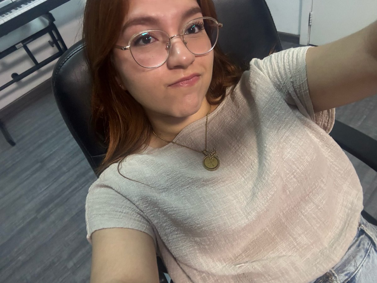 powerofzeina's tweet photo. i have no business looking this cute at uni https://t.co/jscmiuZqSI
