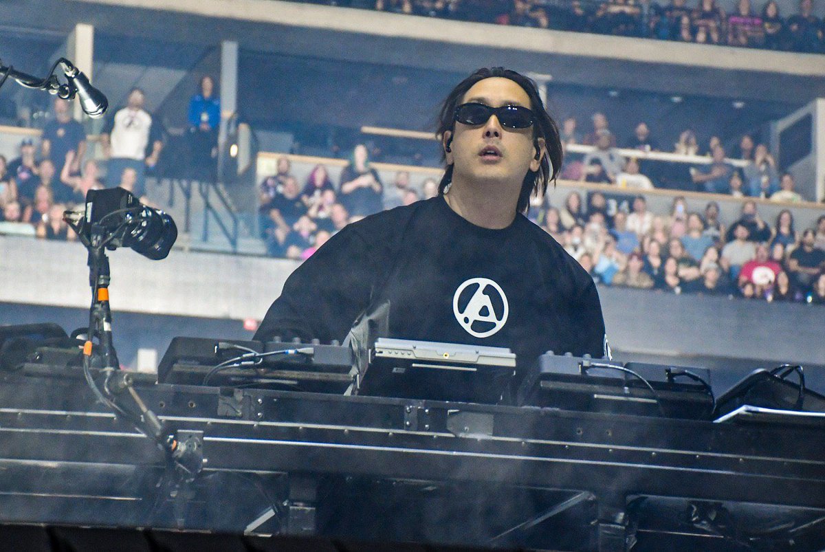 a.🍍| fan account tweet media