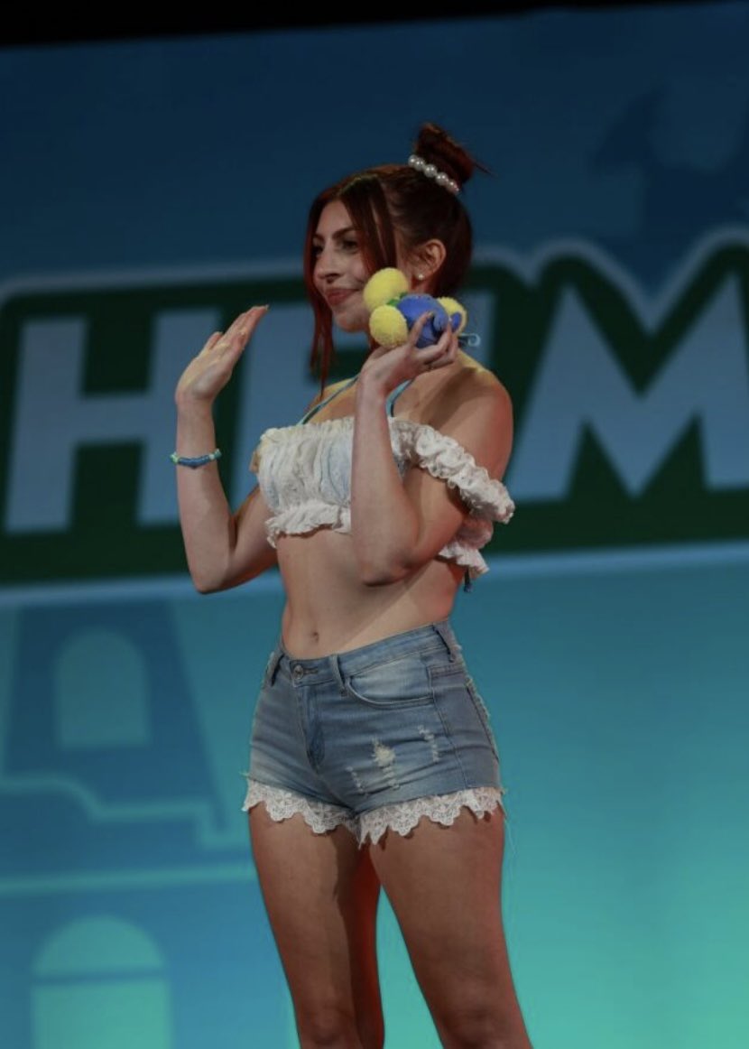 sunniettv's tweet image. official pics of my Summer Skyla cosplay from the cosplay showcase at #PokemonWorlds 🥹 i can’t wait to attend #PokemonXP next year with more cosplays!! 💛