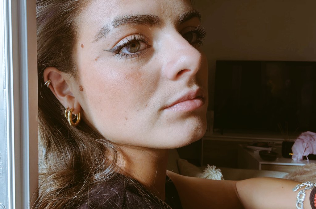 ldlp_fans's tweet photo. No queda nada para "Aire" la nueva canción de Lucia 🎶🎶
Pre-Save aqui:
https://t.co/I874rfZz9v https://t.co/zxDa0UhVsJ
