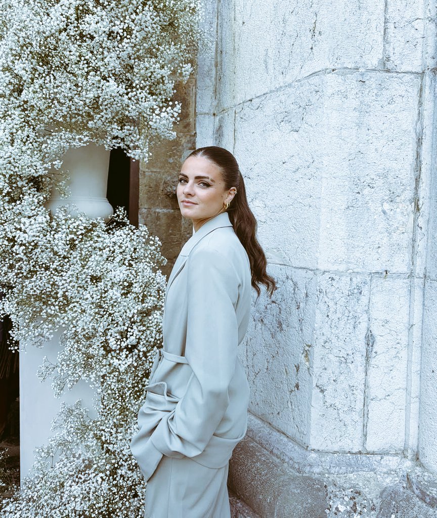 ldlp_fans's tweet photo. No queda nada para "Aire" la nueva canción de Lucia 🎶🎶
Pre-Save aqui:
https://t.co/I874rfZz9v https://t.co/zxDa0UhVsJ