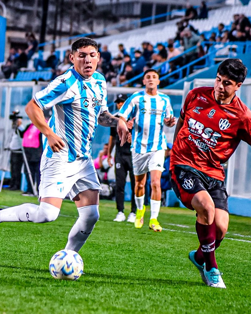“Una derrota no nos define, nos impulsa.”⚽️💙🦾#atleticotucuman #decano #lpf 
 
“A defeat doesn’t define us, it drives us”⚽️💙🦾