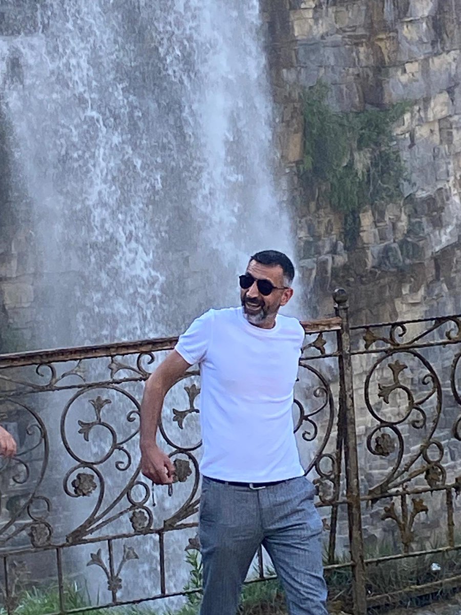 Gülen çehreleri sahte dostları aldana aldana öğrendim artık