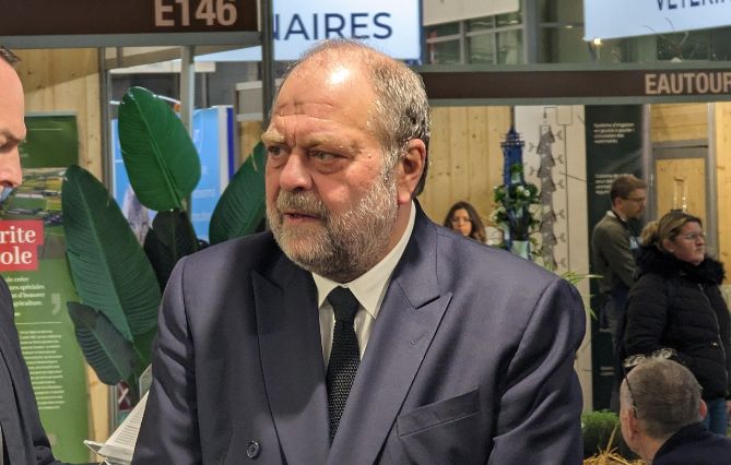 Journal Spécial des Sociétés (@jss_journal) on Twitter photo Jeudi 28 août, la Rencontre des Entrepreneurs de France a réuni une table ronde intitulée « Comment sauver le débat public ? ». Éric Dupond-Moretti y a dénoncé une polarisation grandissante, qui traverse la société et la classe politique.
jss.fr/%C2%AB_Le_comp…
<a href="/E_DupondM/">Eric Dupond-Moretti</a> Jeudi 28 août, la Rencontre des Entrepreneurs de France a réuni une table ronde intitulée « Comment sauver le débat public ? ». Éric Dupond-Moretti y a dénoncé une polarisation grandissante, qui traverse la société et la classe politique.
jss.fr/%C2%AB_Le_comp…
<a href="/E_DupondM/">Eric Dupond-Moretti</a>