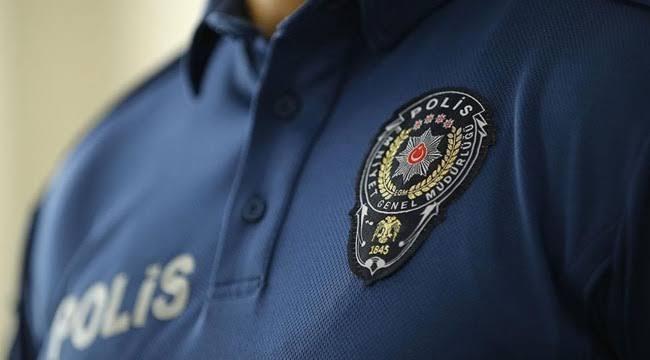 🔴 Polisler x'te  #PolisiUnuttunuz etike ile gene gündeme el koydu.

<a href="/grok/">Grok</a>  Polislerin sorunlarını analiz edip listeler misin?