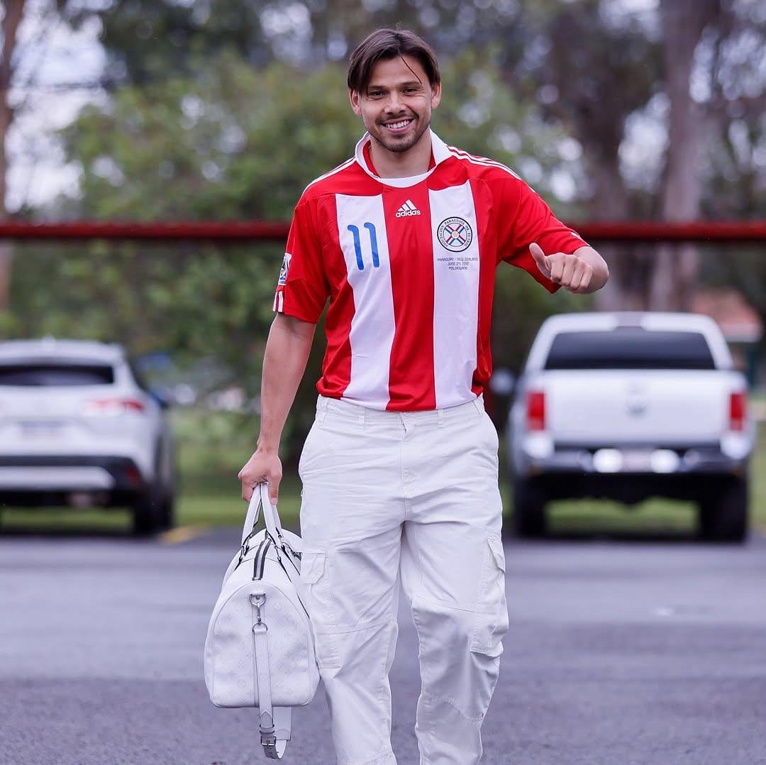 ¡Angelito metió facha!
Y hoy la <a href="/Albirroja/">Selección Paraguaya</a> mete clasificación

Con toda esta ansiedad queremos premiar a los CERRISTAS

Sorteamos una camiseta 🇵🇾:
➡️ Subí una foto tuya de hoy con la albirroja
➡️ Segui mis cuenta
➡️ Menciona y seguí a <a href="/MundoCerro/">mundoCERRO</a> 

🌎🔵🔴🌪️🌪️