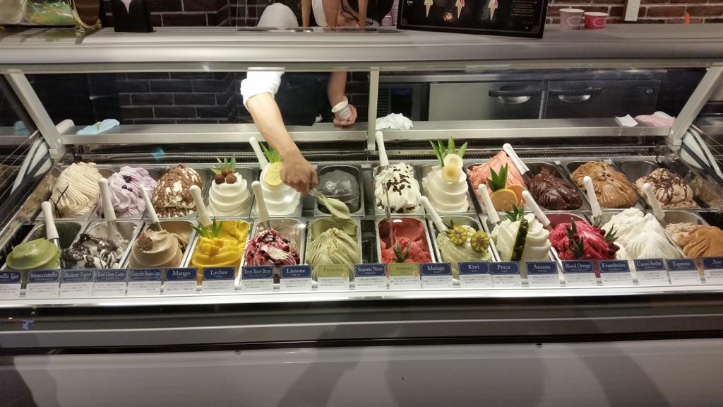foisllfs's tweet photo. From mango to matcha, lychee to blood orange – every scoop is a little surprise! 🌈 https://t.co/XxTPX2tT5A