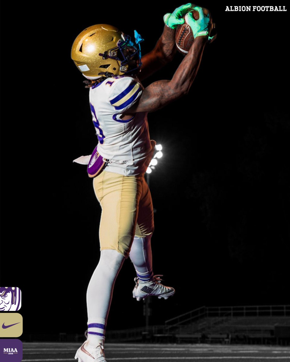 Game 1 Uniform:

Vegas Gold :: White :: Vegas Gold

Photo: @kambuckets