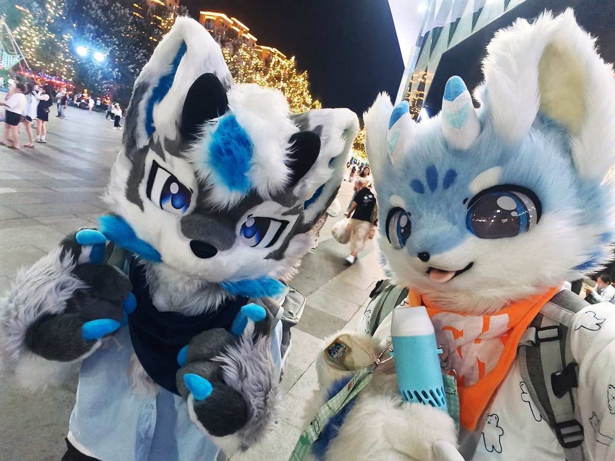 A free soul is never trapped in a windless land.#furry #FursuitFriday