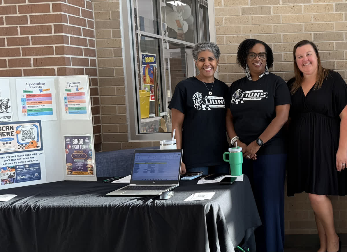 LionsLegacypto's tweet photo. Lion Legacy P.T.O. at Steenbergen Middle School’s Open House! Building stronger futures, one family at a time. #lionlegacypto https://t.co/I3Op7PS0yf