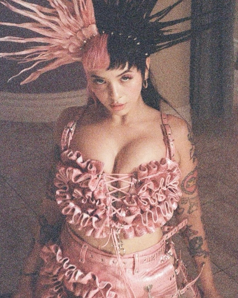 QG Melanie Martinez 🇧🇷 (@melanielbbhqg) on Twitter photo 🚨| "K-12", de Melanie Martinez, agora possui TODAS as faixas acima de 100 milhões de streams no Spotify.
— Melanie é a 3⁰ artista feminina do alternativo com mais álbuns com todas as faixas acima de 100 milhões de streams no #Spotify.
Thanks <a href="/LanasChart/">Lana Del Rey Charts</a> for the correction. 🚨| "K-12", de Melanie Martinez, agora possui TODAS as faixas acima de 100 milhões de streams no Spotify.
— Melanie é a 3⁰ artista feminina do alternativo com mais álbuns com todas as faixas acima de 100 milhões de streams no #Spotify.
Thanks <a href="/LanasChart/">Lana Del Rey Charts</a> for the correction.
