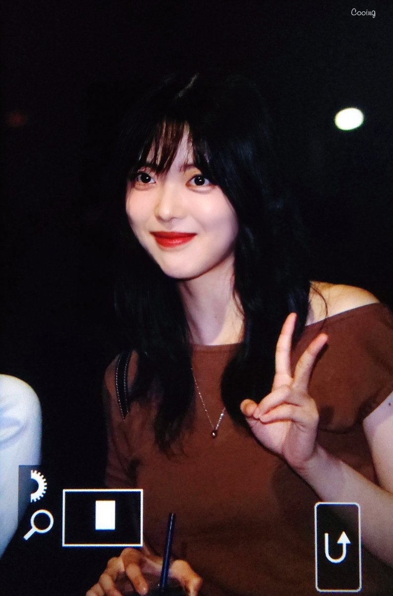 250905 프리뷰

늦은 시간까지 고생했어요🥰

#지수연 #수연 #SUYEON #JISUYEON 
#위키미키 #WekiMeki