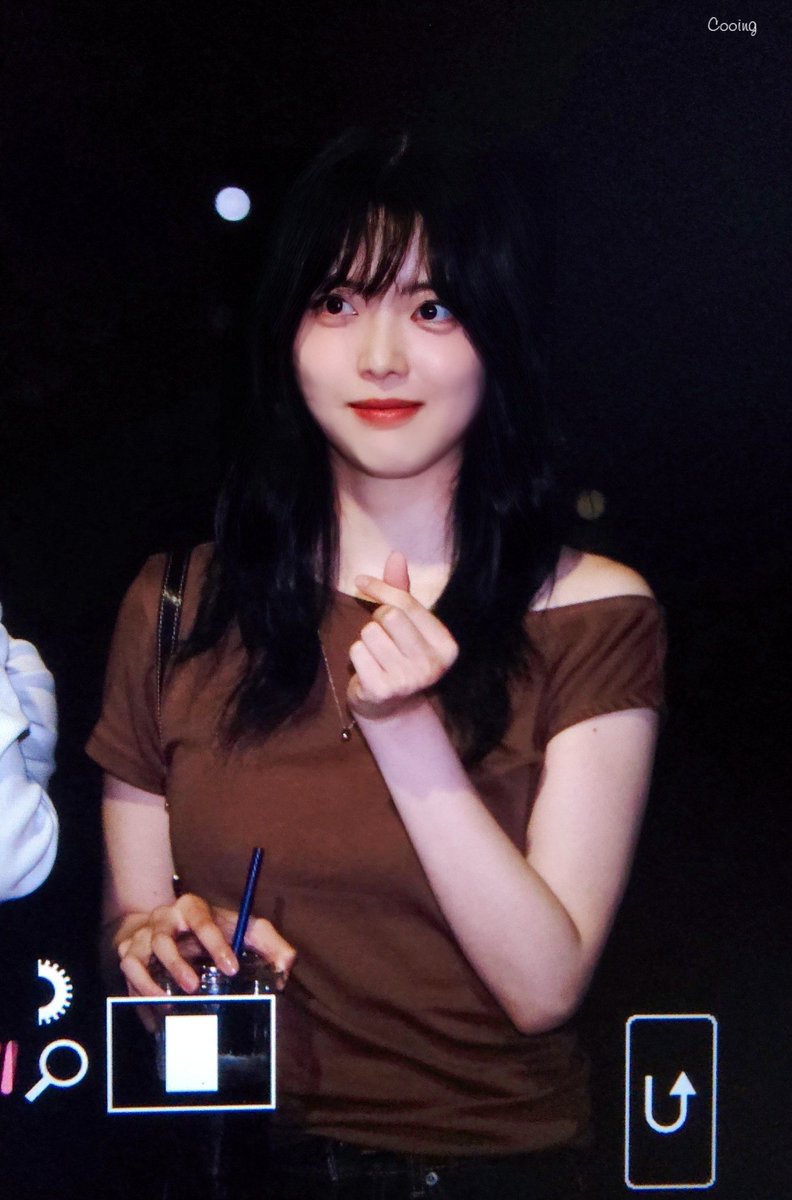 Cooing_0420's tweet photo. 250905 프리뷰

늦은 시간까지 고생했어요🥰

#지수연 #수연 #SUYEON #JISUYEON 
#위키미키 #WekiMeki https://t.co/bSKKZABWcO