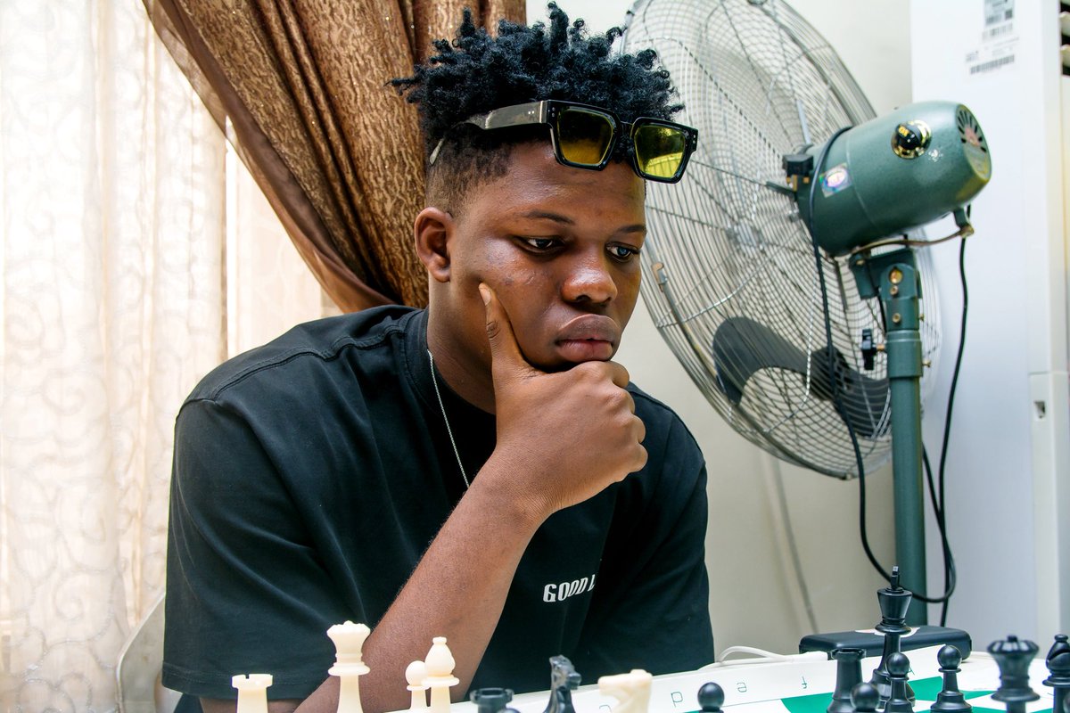 This picture shows more than a game—it shows my mindset. I don’t move aimlessly; I move with vision. Because in life, just like in chess, success belongs to those who plan.♟️♟️