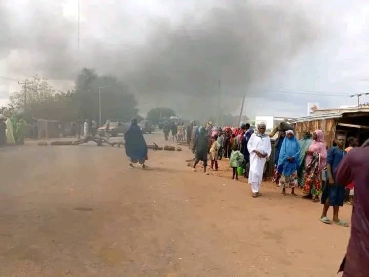 Here is why we can't stop talking about Insecurity. 

Insecurity is now at an existential level in Nigeria. It's now extremely difficult to move forward without dealing with it. It has affected our people, affected businesses and farms and displaced Nigerians from their homes.